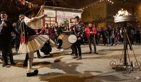 Aποκριάτικο ξεφάντωμα στην Κοζάνη -Γιατί το καρναβάλι της ξεχωρίζει
