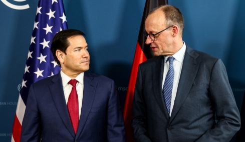 Η Ευρώπη μόνη στην εποχή των υπερδυνάμεων μετά το Μόναχο: Συζητήσεις για πυρηνική ομπρέλα και κοινό στρατό μετά τη στάση των ΗΠΑ