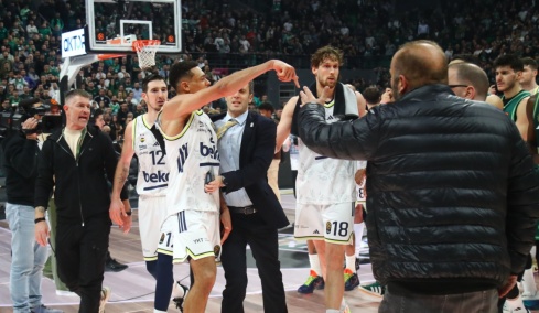 Όσμαν και Χουάντσο κατηγορούν για ασέβεια τον Μπόλντουιν: «Θα το θυμόμαστε»
