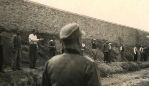 Ο Βέλγος πωλητής εξηγεί: Γιατί απέσυρα από το eBay τις φωτογραφίες με τους 200 εκτελεσθέντες της Καισαριανής