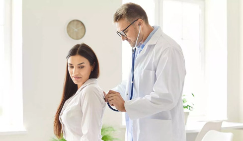 Καρκίνος πνεύμονα: Πρόληψη και έγκαιρη διάγνωση σώζουν ζωές – Ποια εξέταση μειώνει τη θνησιμότητα