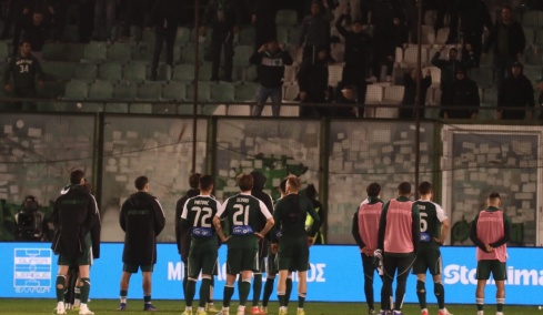 Ένταση στη Λεωφόρο μετά το 1-1 του Παναθηναϊκού με την ΑΕΛ, αποδοκιμασίες και συγκέντρωση οπαδών 