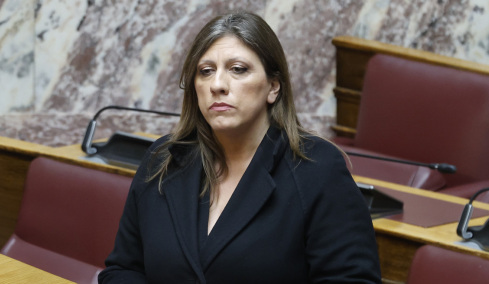 Kαταγγελίες από υπάλληλο της Πλεύσης Ελευθερίας για «απλήρωτους μισθούς» και «εργασιακό μπούλινγκ» από την Κωνσταντοπούλου