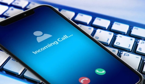 Δικαστικό «στοπ» στο τηλεφωνικό μάρκετινγκ: Αποζημίωση 50.000 ευρώ για ενοχλητικές κλήσεις