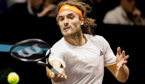 Εύκολα στα προημιτελικά στο Κατάρ ο Τσιτσιπάς, 2-0 τον Μεντβέντεφ, βίντεο 