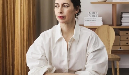 Πίσω από τη σκανδιναβική αισθητική του ARKET, η Ella Soccorsi ψάχνει την όμορφη πρακτικότητα
