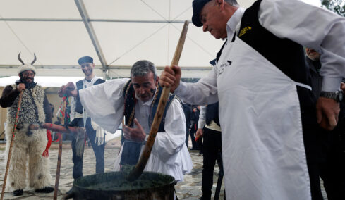 Μπουρανί: Το διονυσιακό καρναβάλι του Τυρνάβου μέσα από 20 φωτογραφίες