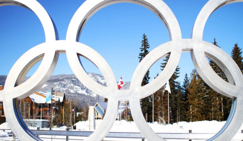Η ατάκα που λένε μεταξύ τους οι αθλητές στο Ολυμπιακό Χωριό πριν προχωρήσουν σε «κονέ»