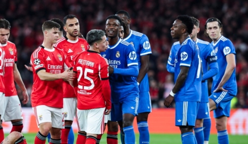 «Είσαι γα@@@ος ρατσιστής»: Ο Εμπαπέ προστάτευσε τον Βινίσιους μετά την επίθεση του Πρεστιάνι και καλεί την UEFA να τον αποκλείσει