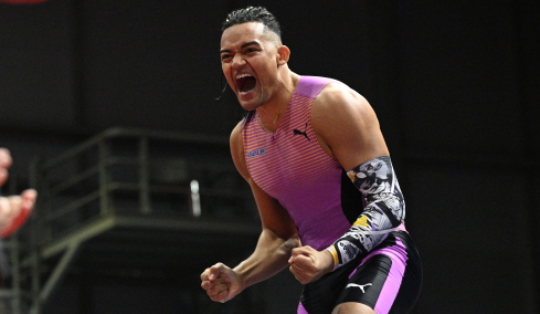 Κορυφαία φετινή επίδοση στον κόσμο και πρωτιά για Καραλή στη Γαλλία: Πέρασε τα 6 μέτρα στο Λιεβέν, βίντεο 