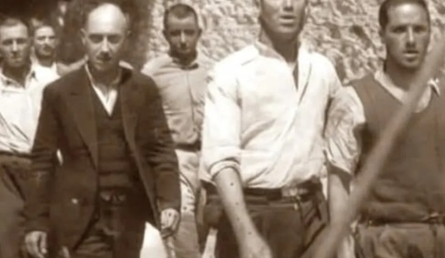 Η Φιλαρέτη Κομνηνού για τις φωτογραφίες των «200 της Καισαριανής»: Να στοιχειώσει αυτή η εικόνα τη μνήμη μας»
