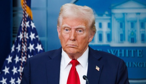 Ο Τραμπ επιβάλλει οριζόντιο παγκόσμιο δασμό 10%, μετά την απόφαση του Ανώτατου Δικαστηρίου, live η συνέντευξη Τύπου