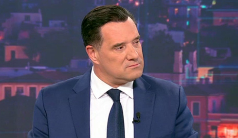 Ο Γεωργιάδης πήγε στο Κρατικό Νίκαιας με μανικετόκουμπα των ΗΠΑ: «Όταν πας να συναντήσεις τον Δράκουλα, δεν βάζεις σταυρό; Εκεί θα είχε κομμουνιστές»