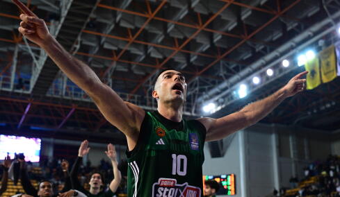 Σλούκας για τον 24ο τίτλο στην καριέρα του: «Οι μεγάλες ομάδες στα δύσκολα συσπειρώνονται», βίντεο