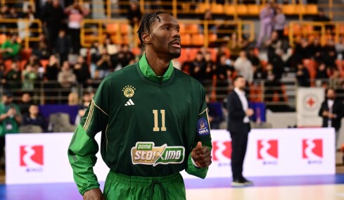 Νάιτζελ Χέιζ-Ντέιβις: Ο Αμερικανός κάνει προθέρμανση υπό τους ήχους του Μότσαρτ, δείτε βίντεο 