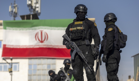 Αδιανόητα βασανιστήρια στις φυλακές του Ιράν, αστυνομικοί βιάζουν γυναίκες και τους αφαιρούν τη μήτρα για να μην υπάρχουν αποδείξεις