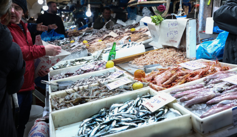 Ακριβότερο φέτος το τραπέζι της Καθαράς Δευτέρας, αυξήσεις έως 30% 