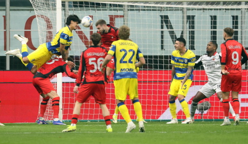 Η Μπαρτσελόνα 3-0 τη Λεβάντε, τεσσάρα της Άρσεναλ στην Τότεναμ, διπλό της Πάρμα στην έδρα της Μίλαν, δείτε γκολ από τα γήπεδα της Ευρώπης