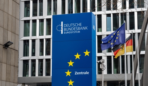 Γιατί ΕΚΤ και Bundesbank βλέπουν οφέλη από νέες εκδόσεις ευρωομολόγων, η αντίδραση του Μερτς στην πρόταση Μακρόν
