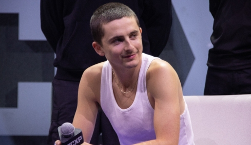 Ο Τιμοτέ Σαλαμέ χαρακτήρισε «αλήτη» πρώην συνεργάτη του που υποτίμησε τις υποκριτικές του ικανότητες