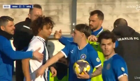 Αδιόρθωτος ο Ουάρντα: Τα έβαλε με δύο παίκτες της Νίκου Βόλου και μετά τσακώθηκε με την εξέδρα ο επιθετικός του Ηρακλή, βίντεο 