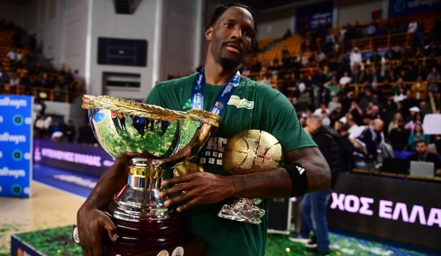 Το καρφί του Νάιτζελ Χέιζ-Ντέιβις για όσους σχολιάζουν το συμβόλαιό του στον Παναθηναϊκό: Δεν ακούω και πολύ καλά μέσα στις ιαχές MVP