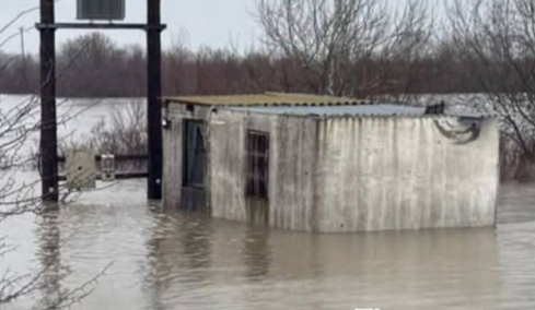 Μάχη για να σωθούν οικισμοί στον Έβρο, έσπασαν τα αναχώματα, πλημμύρισαν πάνω από 100.000 στρέμματα 
