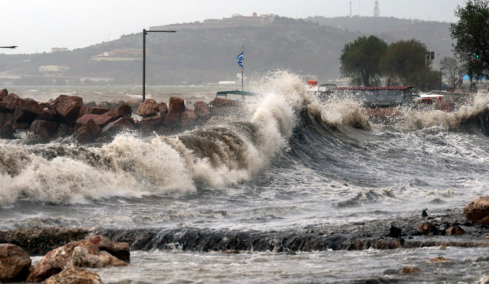 Γιατί η Δυτική Ελλάδα δοκιμάζεται όλο και συχνότερα από σαρωτικές κακοκαιρίες: Καθηγητής Φυσικής εξηγεί
