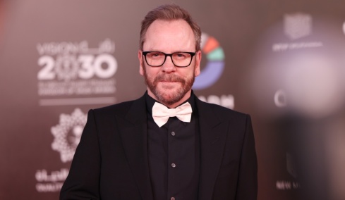 Ανησυχία για τον Κίφερ Σάδερλαντ μετά τη σύλληψη για επίθεση: «Χρειάζεται βοήθεια» λένε οι φίλοι του