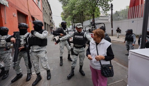 Η πρεσβεία των ΗΠΑ στο Μεξικό καλεί τους Αμερικανούς να παραμείνουν σε ασφαλή καταφύγια μετά την κλιμάκωση της βίας 