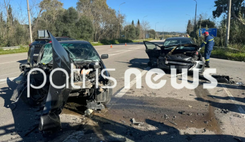 Σφοδρή σύγκρουση αυτοκινήτων με 4 τραυματίες στον κόμβο Ολυμπίων στον Πύργο 