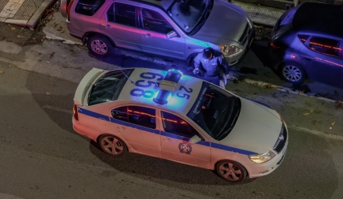 Θρίλερ με νεκρή γυναίκα σε ακάλυπτο πολυκατοικίας στο κέντρο της Αθήνας: Προσήχθη ένας ύποπτος 