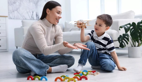 Το παιχνίδι φέρνει πιο κοντά μητέρες με δίγλωσσα παιδιά