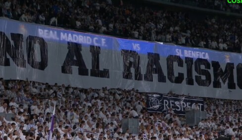 Απόλυτη στήριξη των οπαδών της Ρεάλ στον Βινίσιους: Το πανό τους κατά του ρατσισμού, δείτε βίντεο 