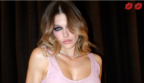 Κλέλια Ανδριολάτου: Το βίντεο για το εντυπωσιακό φόρεμα που φόρεσε στο after party των BAFTA