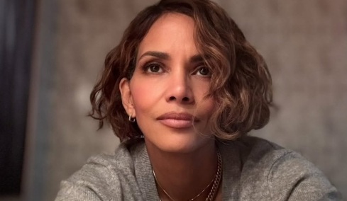 Χάλι Μπέρι: Αυτό είναι το ένα πράγμα που δεν κάνει πια στην κρεβατοκάμαρα με τον αρραβωνιαστικό της (βίντεο)