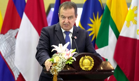 Σε κρίσιμη κατάσταση ο υπουργός Εσωτερικών της Σερβίας με βαριά πνευμονία 