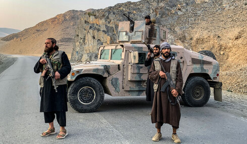 Το Πακιστάν κηρύσσει πόλεμο στο Αφγανιστάν: Μαζικοί βομβαρδισμοί και απειλές για συντριβή των Ταλιμπάν