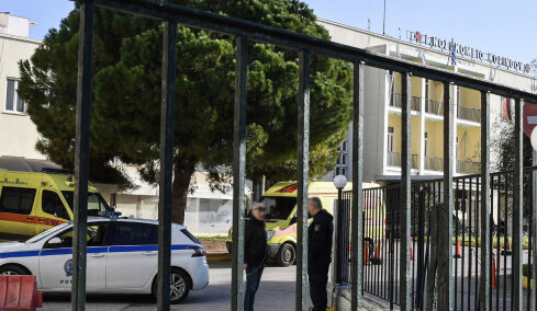 Θρίλερ στο Λουτράκι με τον θάνατο του 17χρονου: Τον πήγε τραυματισμένο στο νοσοκομείο ο αδερφός του, ο 19χρονος έδωσε το όνομα του δράστη