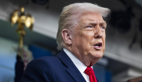 Τραμπ: Βυθίσαμε εννέα ιρανικά πολεμικά πλοία, θα κυνηγήσουμε και τα υπόλοιπα 