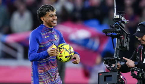 Ο Γιαμάλ πέτυχε το πρώτο χατ τρικ στην καριέρα του: Ο νεότερος στην ιστορία της Μπαρτσελόνα, δείτε τα γκολ