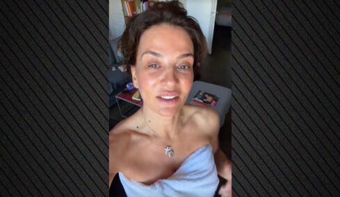 Δήμητρα Ματσούκα: Τυλιγμένη με την πετσέτα της στο Παρίσι, δείτε βίντεο