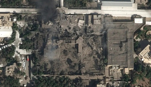 Δορυφορική εικόνα από το ισοπεδωμένο παλάτι του Χαμενεΐ, ο ανώτατος ηγέτης του Ιράν δεν βρίσκεται στην Τεχεράνη