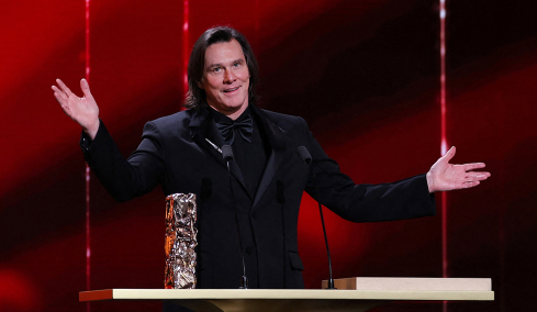 Τζιμ Κάρεϊ: Απρόσμενα μη αναγνωρίσιμος, σχολιάζουν για την ανανεωμένη εικόνα του
