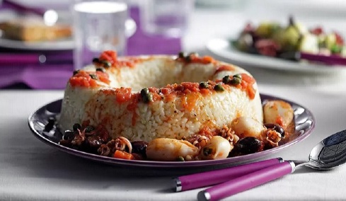 Κοκκινιστά: 24 συνταγές με κρέας, όσπρια, λαχανικά και θαλασσινά