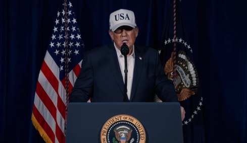 Το 8λεπτο διάγγελμα με το οποίο ο Τραμπ κήρυξε τον πόλεμο στο Ιράν: Θα ισοπεδώσουμε τη βιομηχανία πυραύλων τους, δεν θα αποκτήσουν ποτέ πυρηνικά