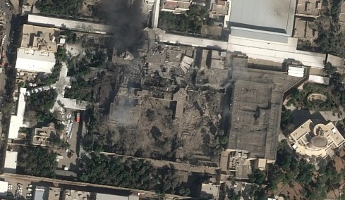 Δορυφορική εικόνα από το ισοπεδωμένο παλάτι του Χαμενεΐ, ο ανώτατος ηγέτης του Ιράν δεν βρίσκεται στην Τεχεράνη