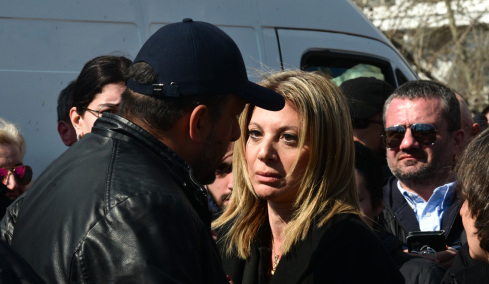 Γιατί δεν μίλησε η Καρυστιανού στο συλλαλητήριο για τα Τέμπη, τι συνέβη με το Σύλλογο Συγγενών, ο διάλογος με Ρούτσι 