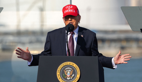 NYT: Ο Τραμπ μιλά για τρεις υποψήφιους για την ηγεσία του Ιράν και προειδοποιεί για περισσότερες αμερικανικές απώλειες 