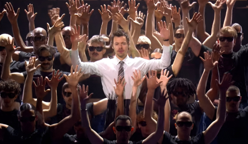 Ο Χάρι Στάιλς επέστρεψε στη σκηνή μετά από τρία χρόνια απουσίας